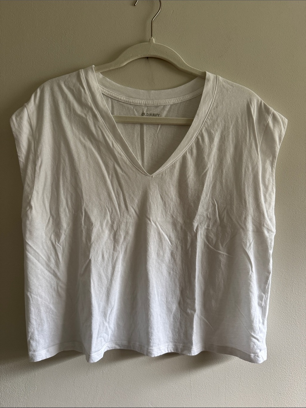 Old Navy White V-Neck Sleeveless Tank Top